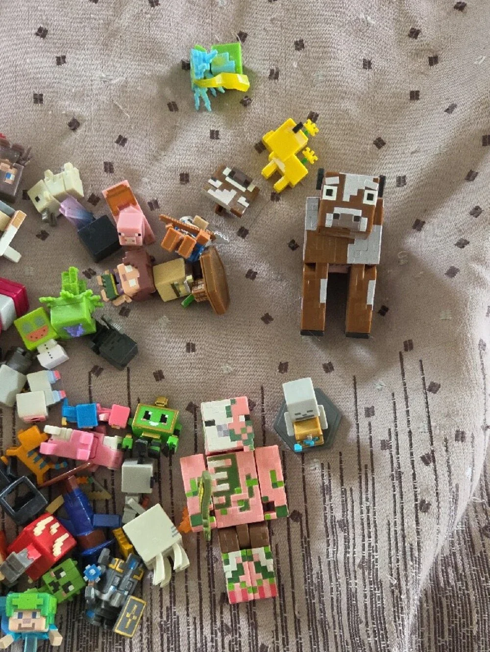 Minecraft Block-Style Mini Figures Assortment - Multicolor